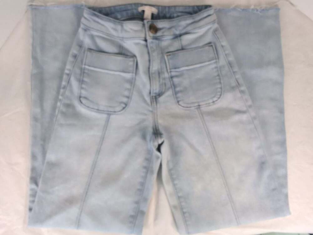 LC Lauren Conrad Super High Rise Wide Leg Jeans with Patch Pockets Size 2